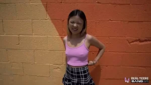 Caliente asiática adolescente lulu chu follada durante un casting porno