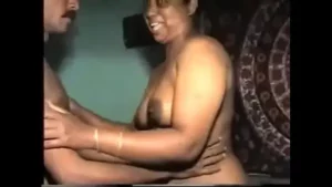 Indian aunty desi bathing and fingering in pussy sex video