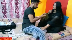 India hot NRI bhabhi sialan dengan dildo dan penisku Hindi sex dengan video seksi audio yang jelas