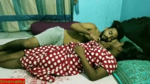 Video hot sex pasangan remaja India Viral Village girl vs smart teen boy video hot real sexy