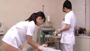 Las enfermeras japonesas cuidan a los pacientes x video