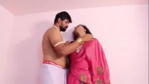 भारतीय देसी चाची रोमांस सेक्स के साथ प्रेमी