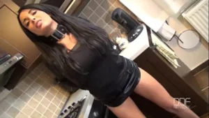 Dewi seks Anissa Kate memberikan video POV blowjob xnxx yang luar biasa
