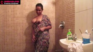 hot xxx india amatir masturbasi seks di kamar mandi